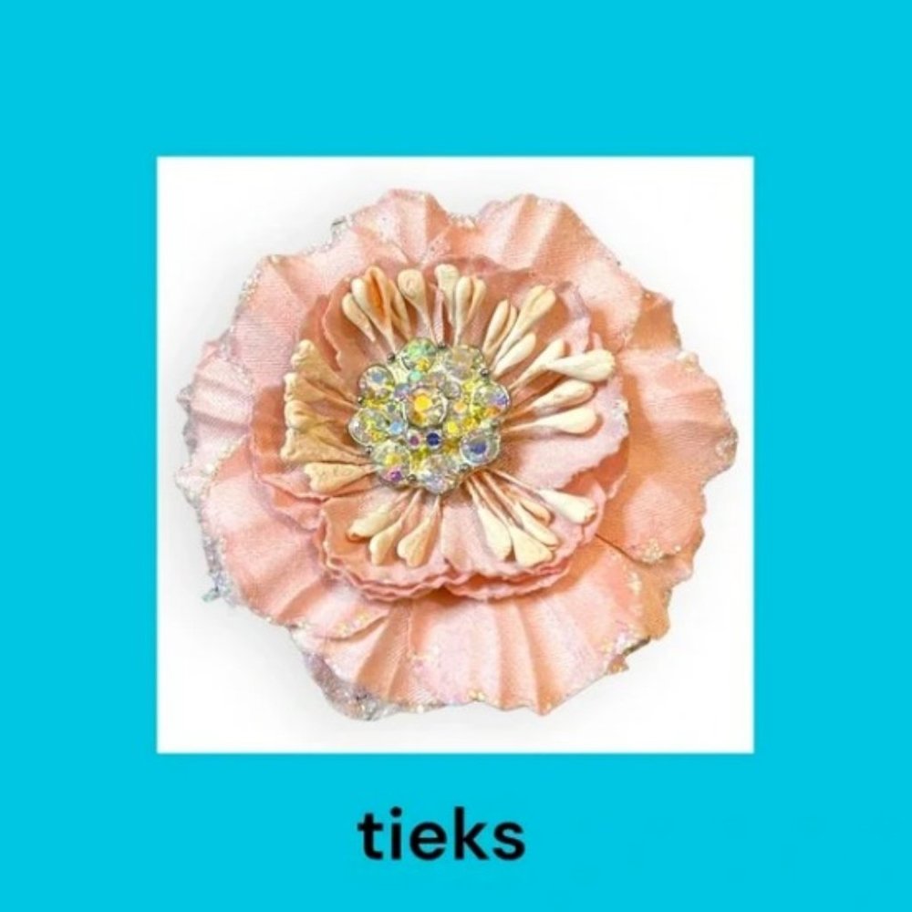 Tieks Mini Flower Pale Pink Box Topper with Faux Rhinestones in Center TT-481